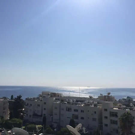 Апартаменты Acacia By The Sea *